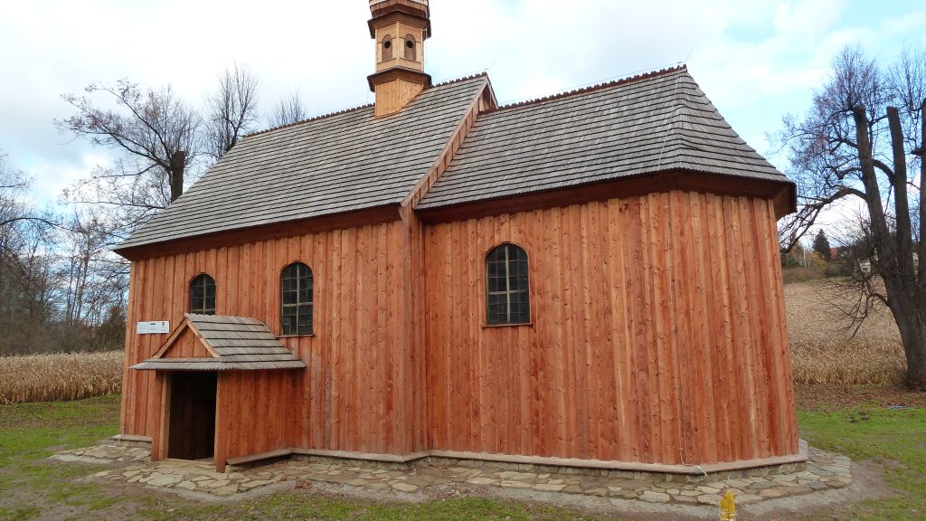 Zabytkowy Kościółek pw. NMP w Tłuczani z 1664r.